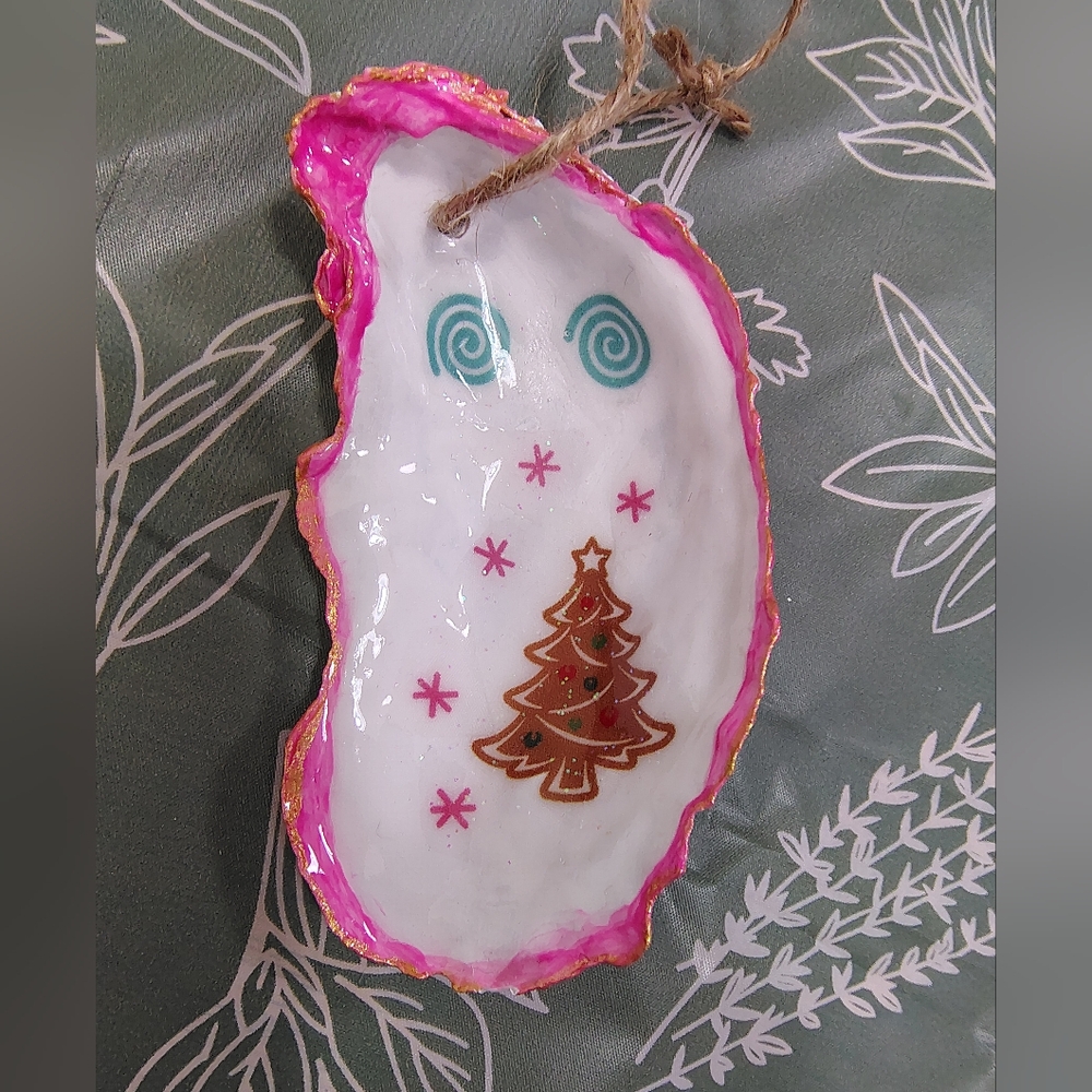 Christmas oyster ornament